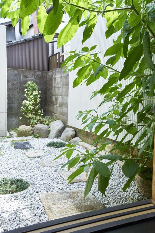 Base Karasuma Imadegawa